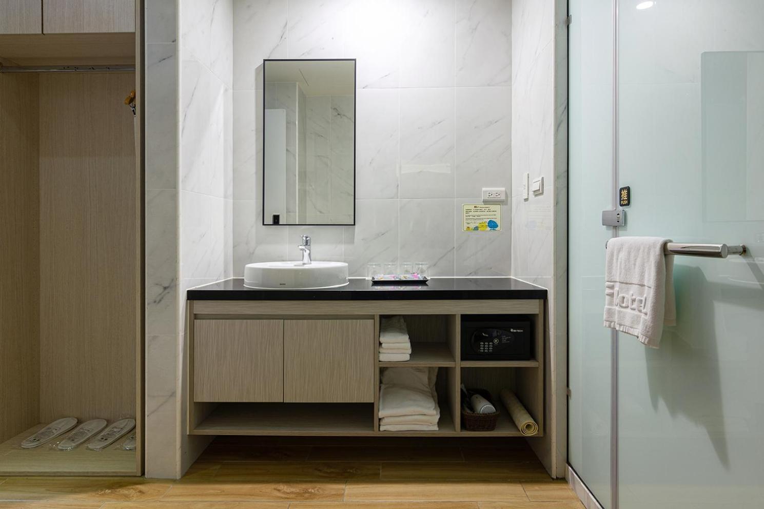 Check Inn New Taipei Luzhou Luaran gambar